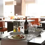 & Olimpica Hotel